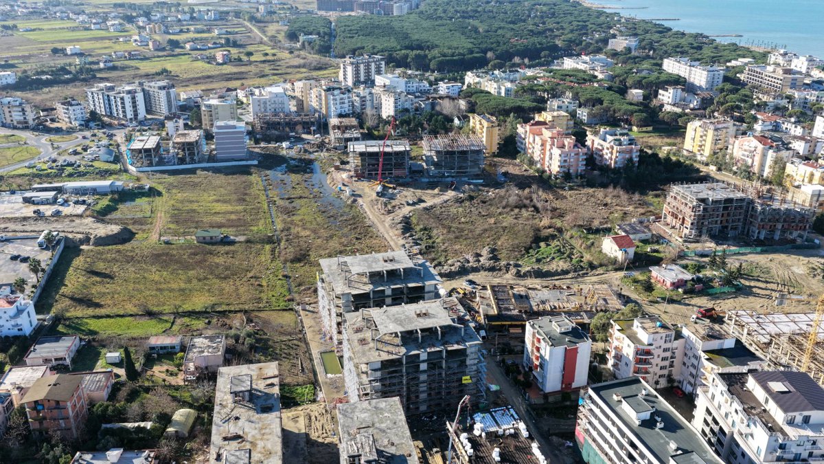 Drone 3d model of Murrizi Aga Group cash carry Aerial drone 3d model in Golem, Qarku I Tiranes, AL