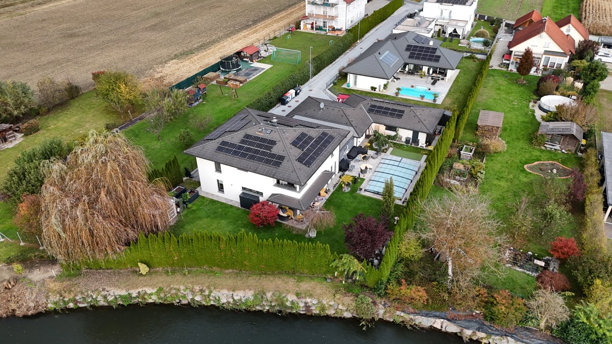 Drone 3d model of Pölzl Feuerlöschtechnik GmbH Roto Frank Austria in roto frank Aerial drone 3d model in Kalsdorf bei Graz, Steiermark, AT