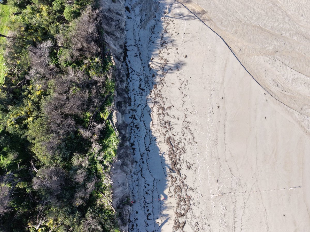 Thumbnail preview for 3D Drone Model of Family Holiday House Across The Surf Beach Shangri La Wifi Included Five Bedroom in Inverloch, Victoria, Australia