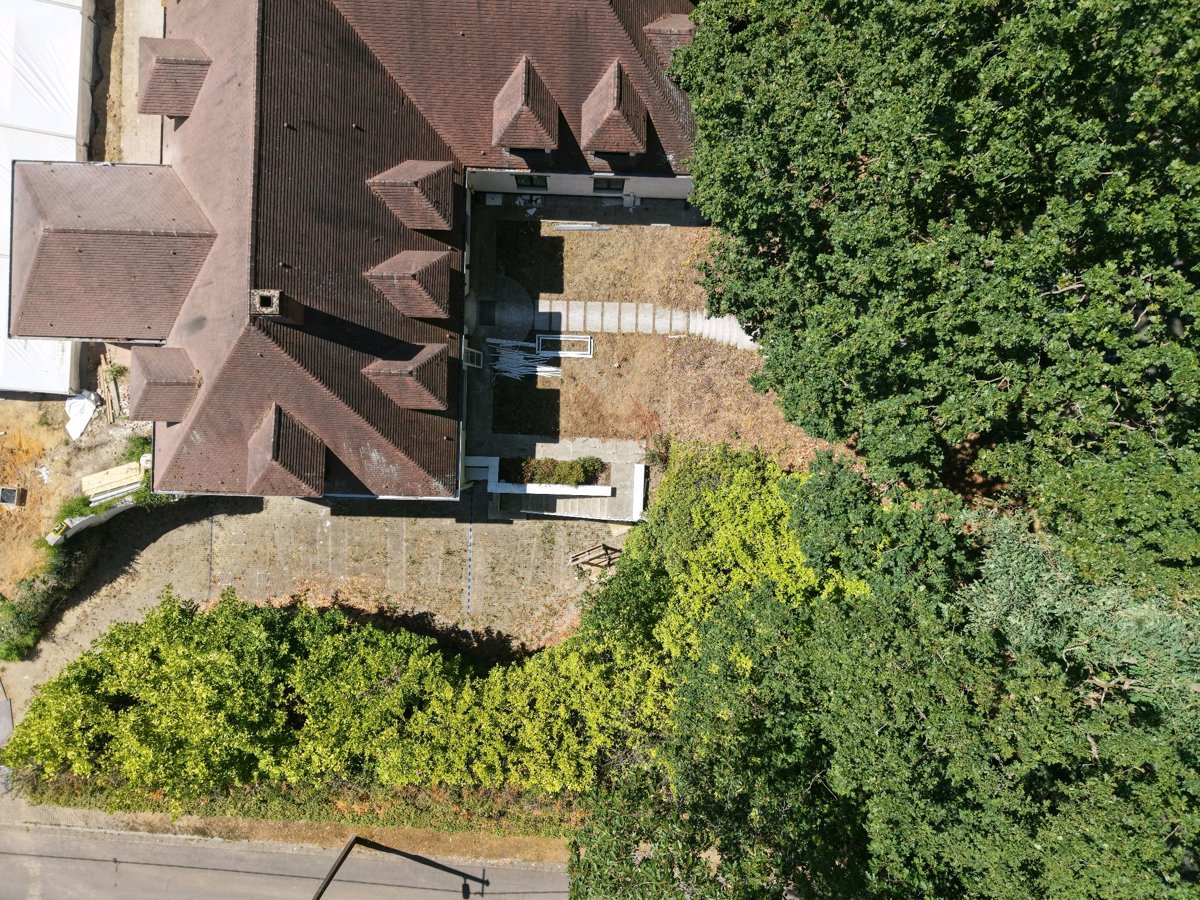 Thumbnail preview for 3D Drone Model of Schaveyspark Blondiau Jean in Linkebeek, Vlaanderen, Belgium