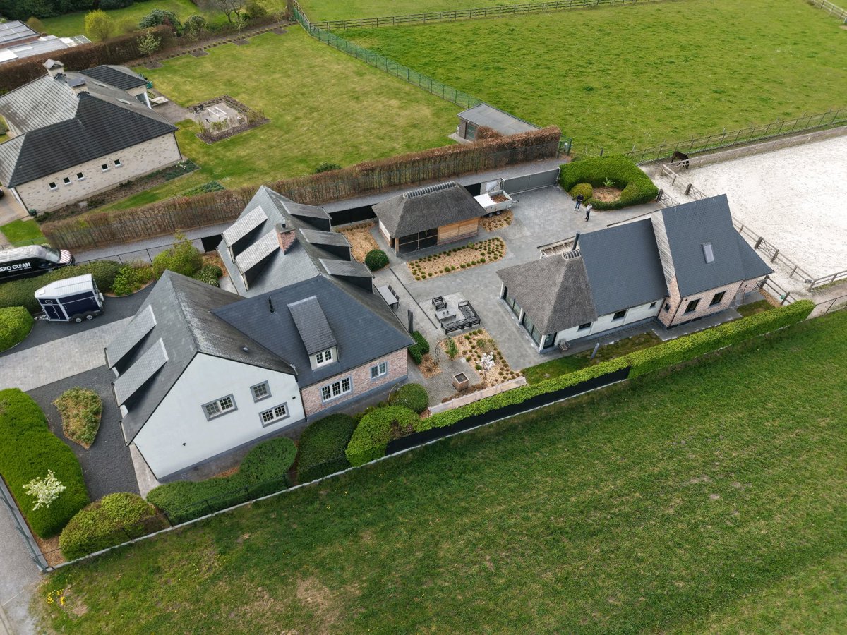 Drone 3d model of Gezond Natuurlijk Loopbaanbegeleiding LOOPBAANEXPERT BE Aerial drone 3d model in Putte, Vlaanderen, BE