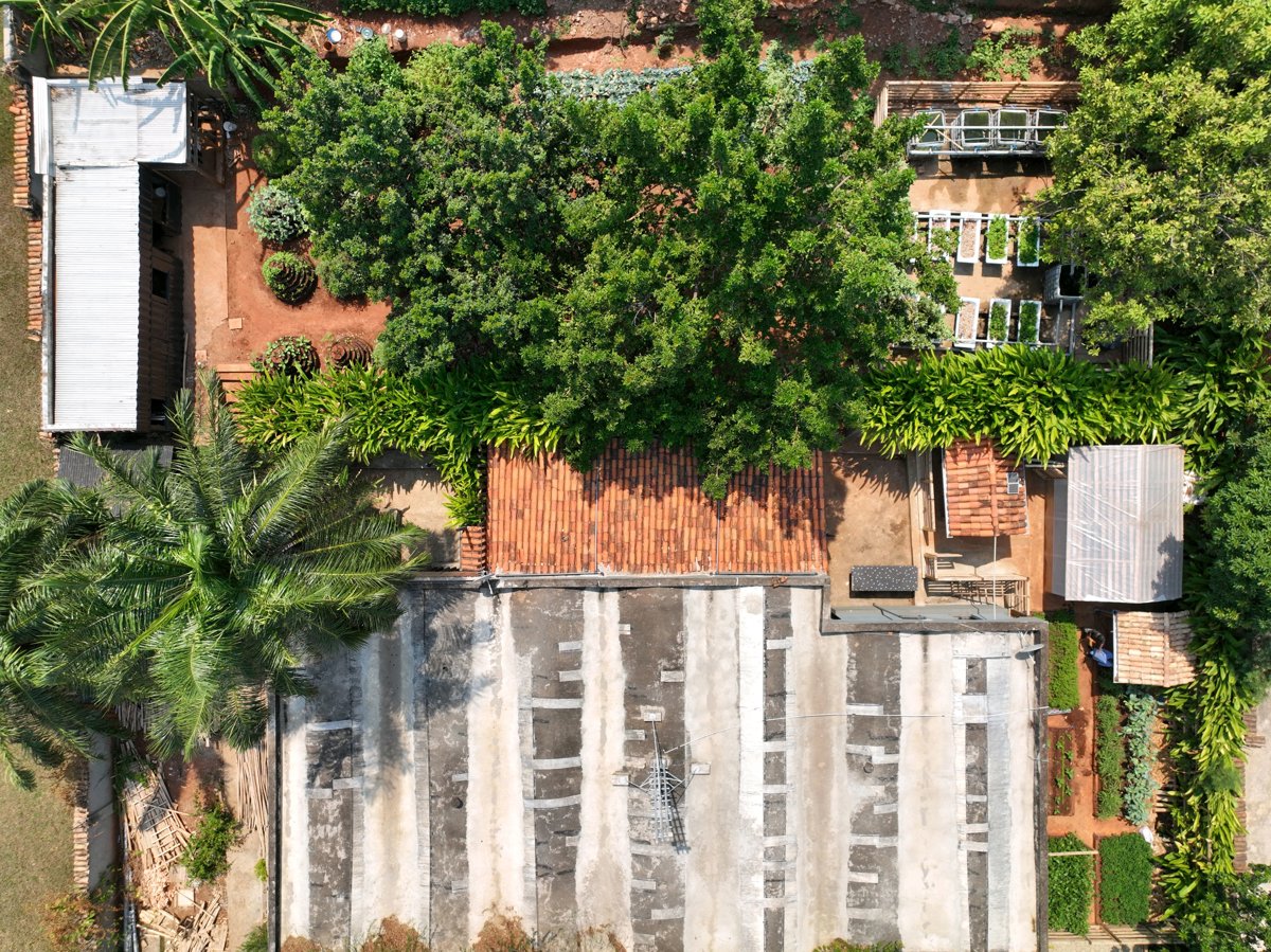 Drone 3d model of MediaBoX DWB Ltd Diego Web Builder Limited in seventh day adventist Aerial drone 3d model in Bujumbura, Bujumbura Mairie, BI