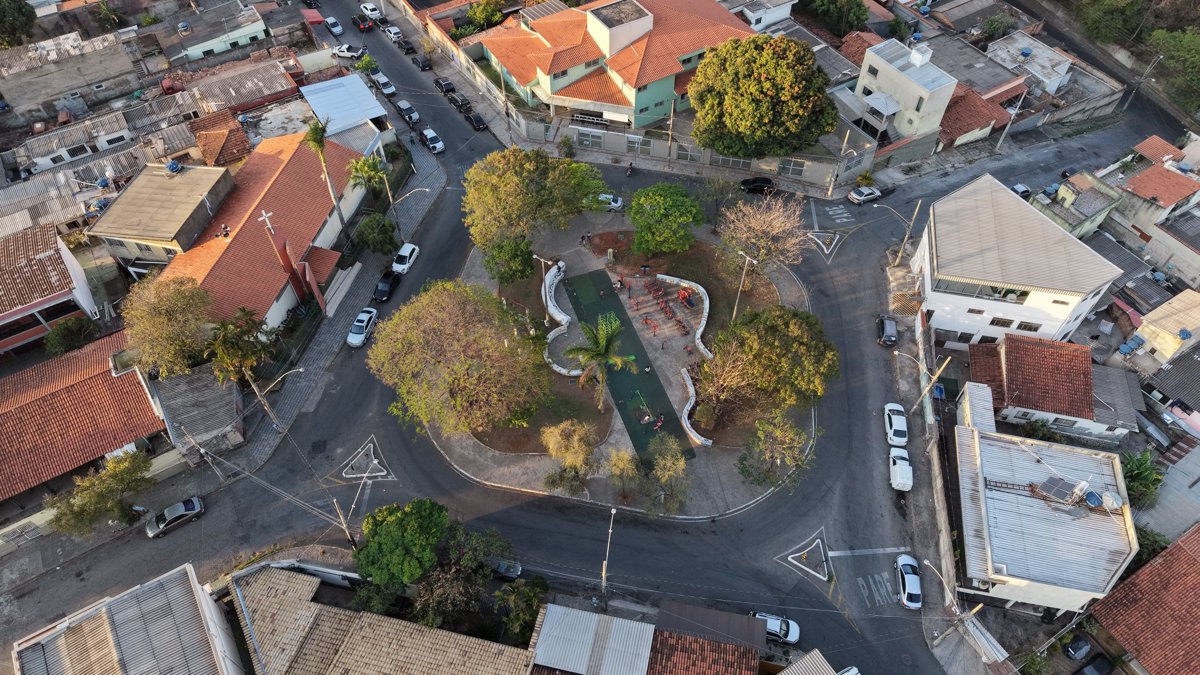 Drone 3d model of Cafofo BH Paróquia Santa Cruz in Vera Cruz Aerial drone 3d model in Belo Horizonte, Mg, BR