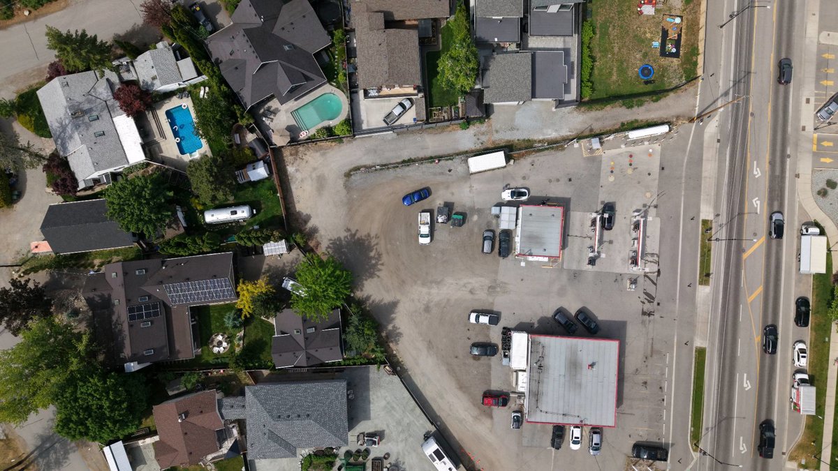 Drone 3d model of Petro Canada Lakeshore Automotive in North Mission - Crawford Aerial drone 3d model in Kelowna, Bc, CA
