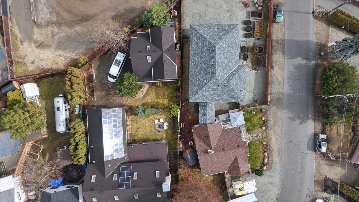 Drone 3d model of STRATEGIC Digital Media Petro Canada in North Mission - Crawford Aerial drone 3d model in Kelowna, Bc, CA