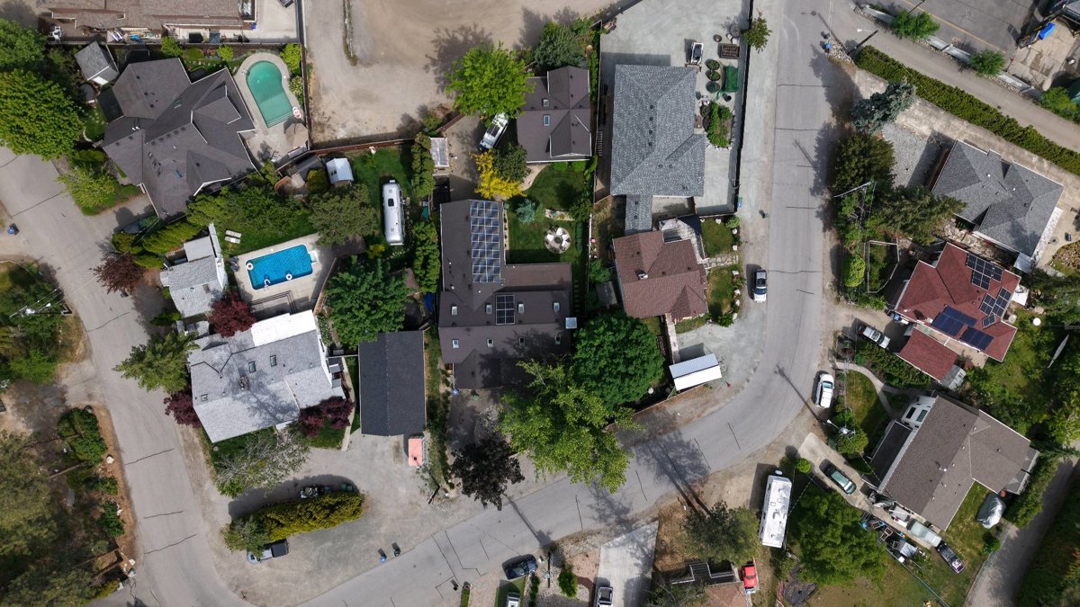 Drone 3d model of STRATEGIC Digital Media Petro Canada in North Mission - Crawford Aerial drone 3d model in Kelowna, Bc, CA