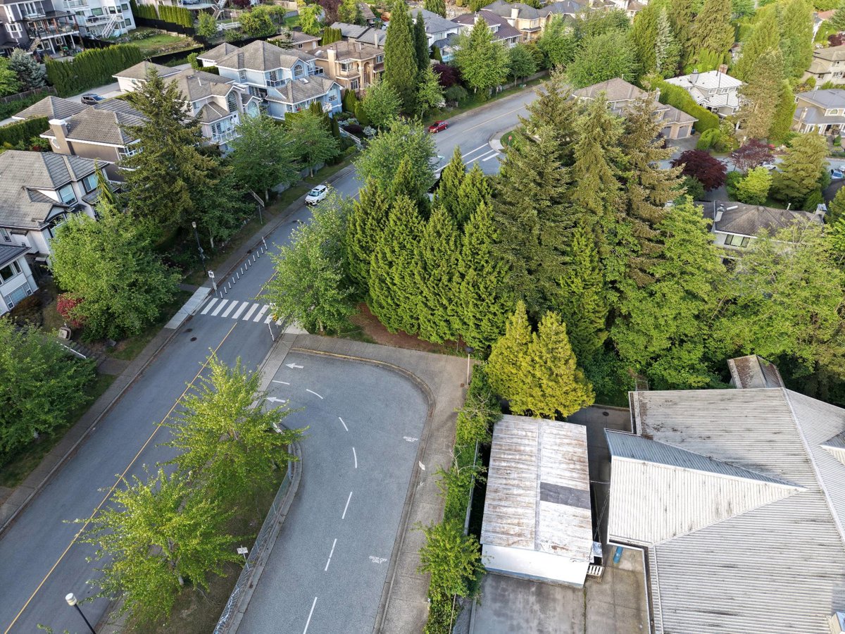 Drone 3d model of Heritage Mountain Elementary Your home away from in ravine dr Aerial drone 3d model in Port Moody, Bc, CA