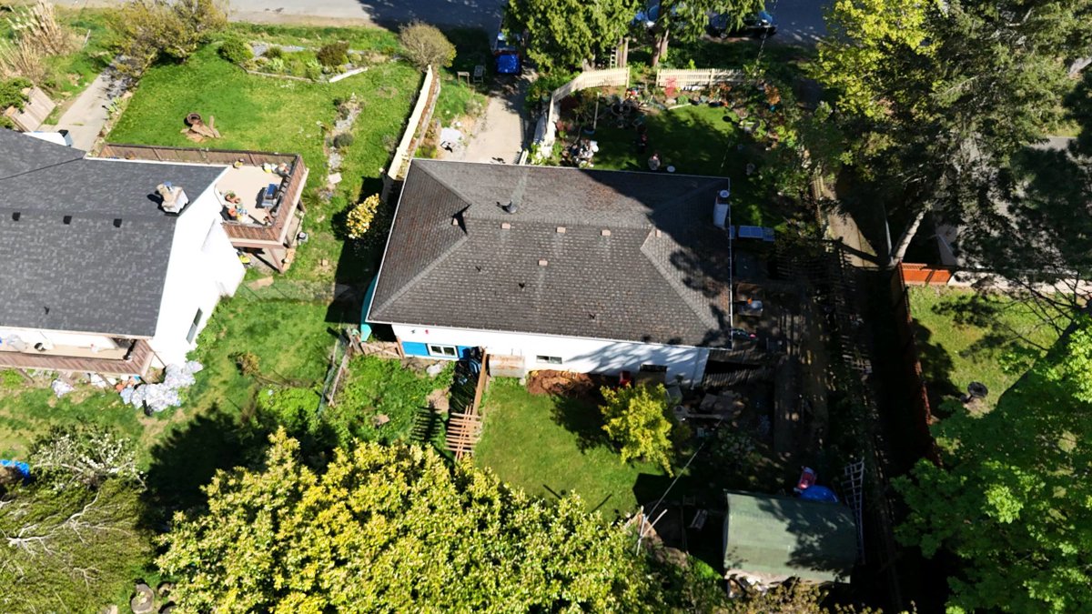Drone 3d model of Air conditioned Queen Suite Sleeps 1 4 guests with BBQ Laundry coffee cream Coastal Plumbing and Gas in dr at Aerial drone 3d model in Sooke, Bc, CA