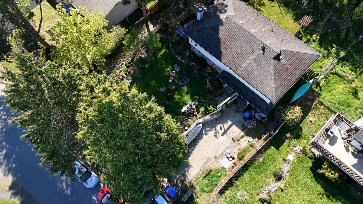 Drone 3d model of Air conditioned Queen Suite Sleeps 1 4 guests with BBQ Laundry coffee cream Coastal Plumbing and Gas in dr at Aerial drone 3d model in Sooke, Bc, CA