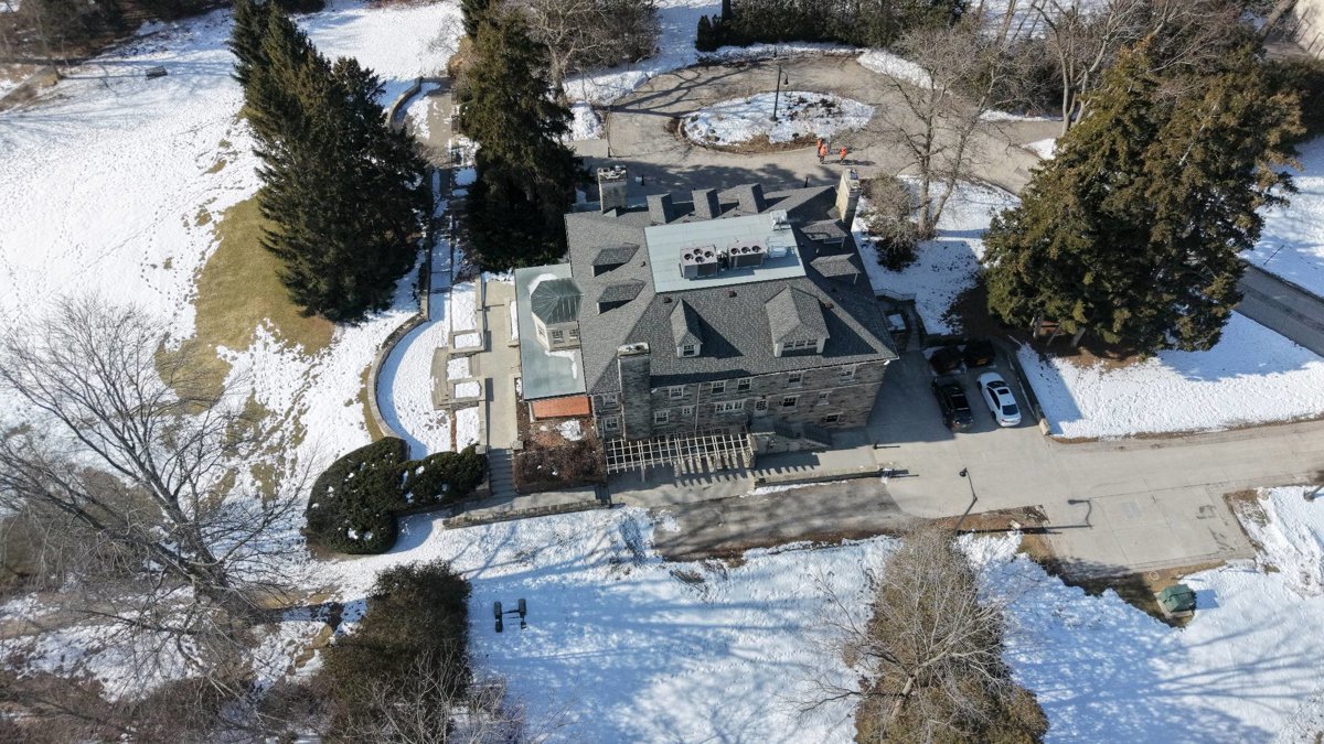 Drone 3d model of Paletta Mansion ChargePoint Charging Station in paletta lakefront park Aerial drone 3d model in Burlington, On, CA