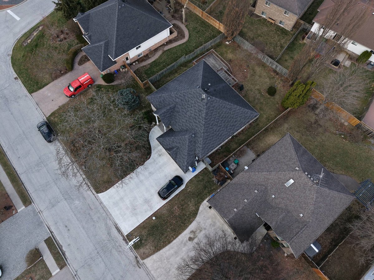 Drone 3d model of Forever Yours Event and Wedding Coach in matchett at Aerial drone 3d model in Windsor, On, CA