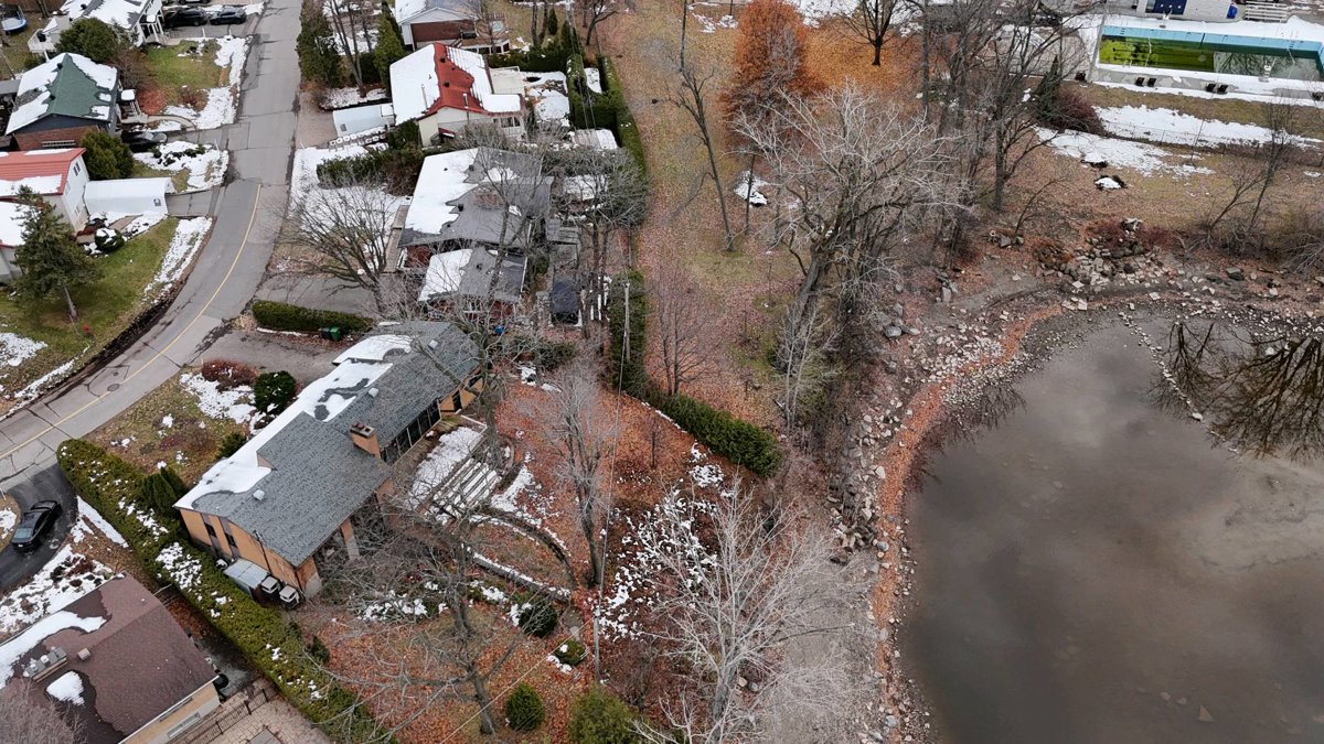 Drone 3d model of Parc de Versailles wading pool municipal in Pierrefonds - Roxboro Aerial drone 3d model in Montréal, Qc, CA