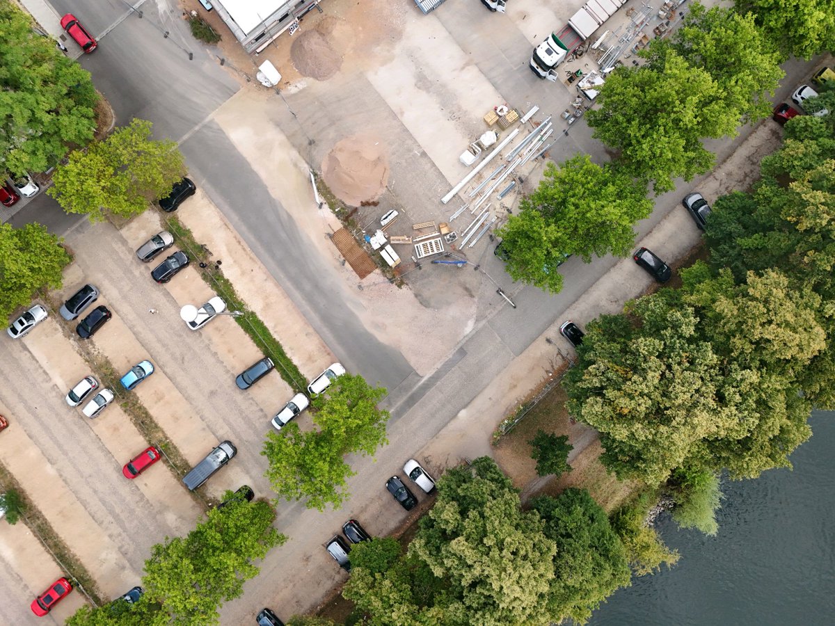 Thumbnail preview for 3D Drone Model of Parkplatz Wörthufer Unterer Wöhrd Park And Ride in Regensburg, Bayern, Germany