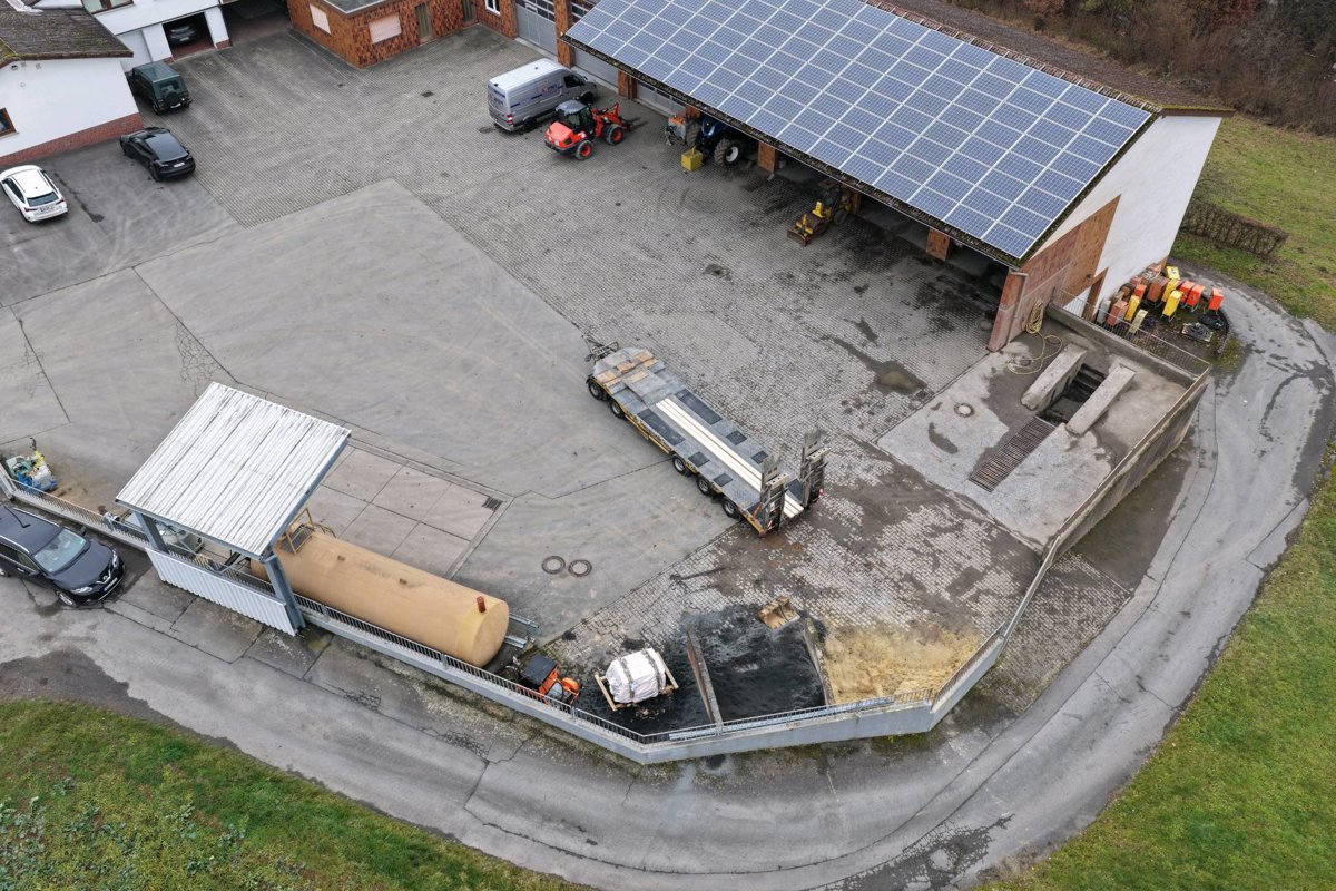 Drone 3d model of Naumann Heinrich GmbH Co KG H Hilberg in haus und schwimmbadtechnik Aerial drone 3d model in Münchhausen, He, DE