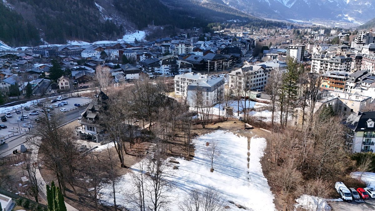 Drone 3d model of Parc Couttet Lodge Aerial drone 3d model in Chamonix-Mont-Blanc, Auvergne Rhone Alpes, FR