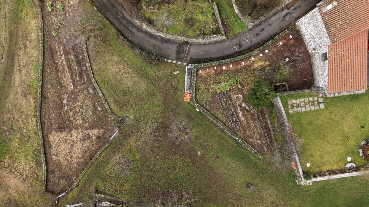 Drone 3d model of Lavoir Studio de l abbaye in holiday home maison Aerial drone 3d model in Pébrac, Auvergne Rhone Alpes, FR