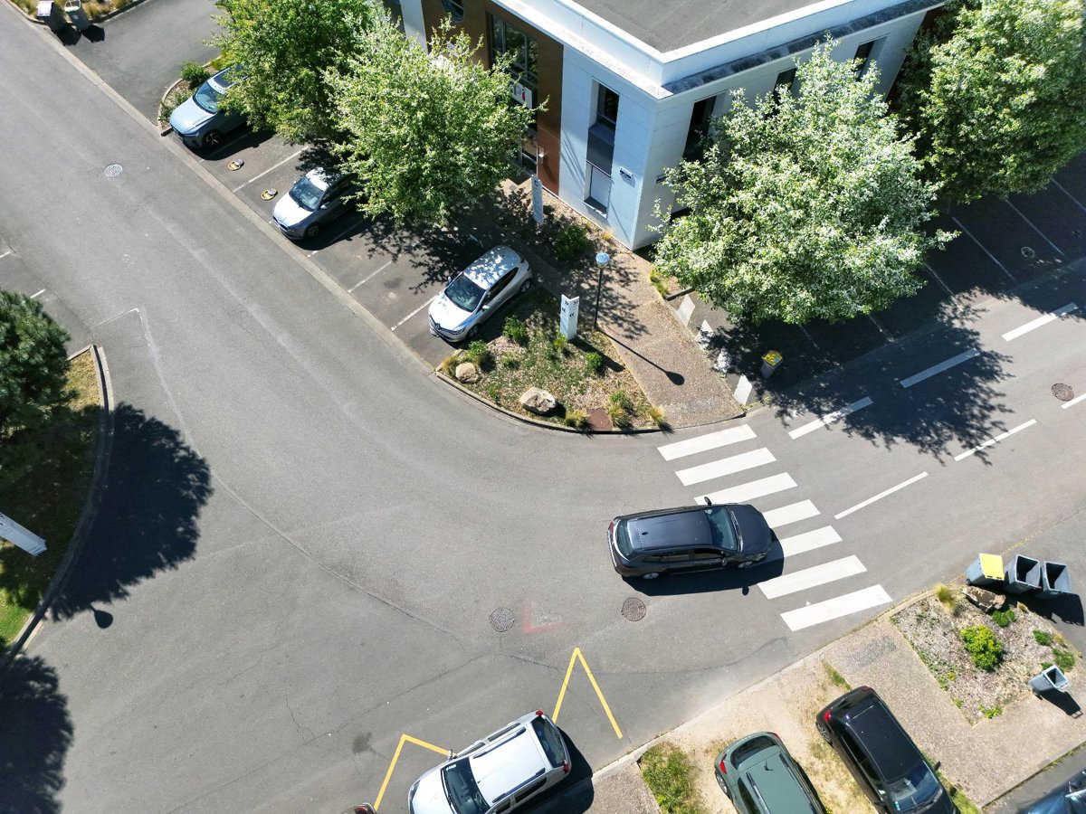 Drone 3d model of CPI Software DBI ELECTRICITE GENERALE Aerial drone 3d model in Croissy-sur-Seine, Idf, FR
