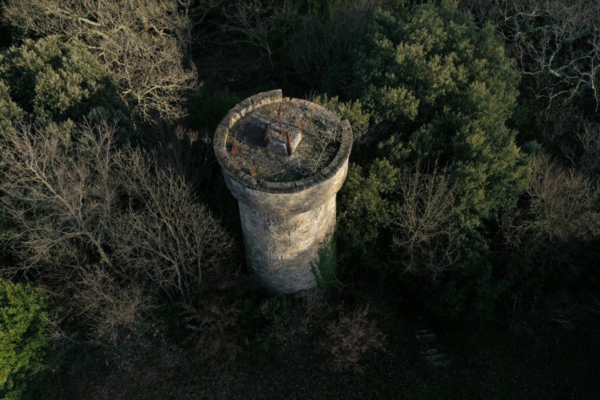 Drone 3d model of Le Chateau d Oc Pascal Stéphanie in de mejannes Aerial drone 3d model in Méjannes-lès-Alès, Occitanie, FR