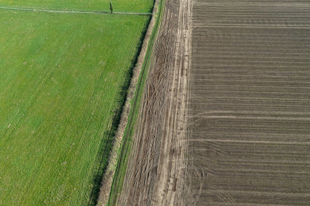 Drone 3d model of Isabel James ltd s wing A stunning 2 bedroom Property Two Apartment Aerial drone 3d model in Marsham, England, GB