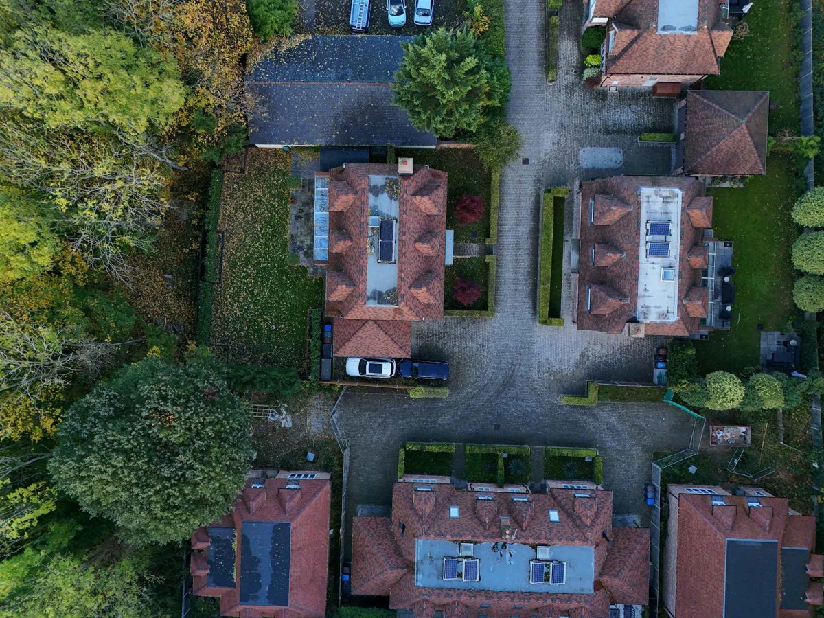 Drone 3d model of Cozy Home Heating Ltd Landscape Gardeners Egham Staines in post office Aerial drone 3d model in Thorpe, England, GB