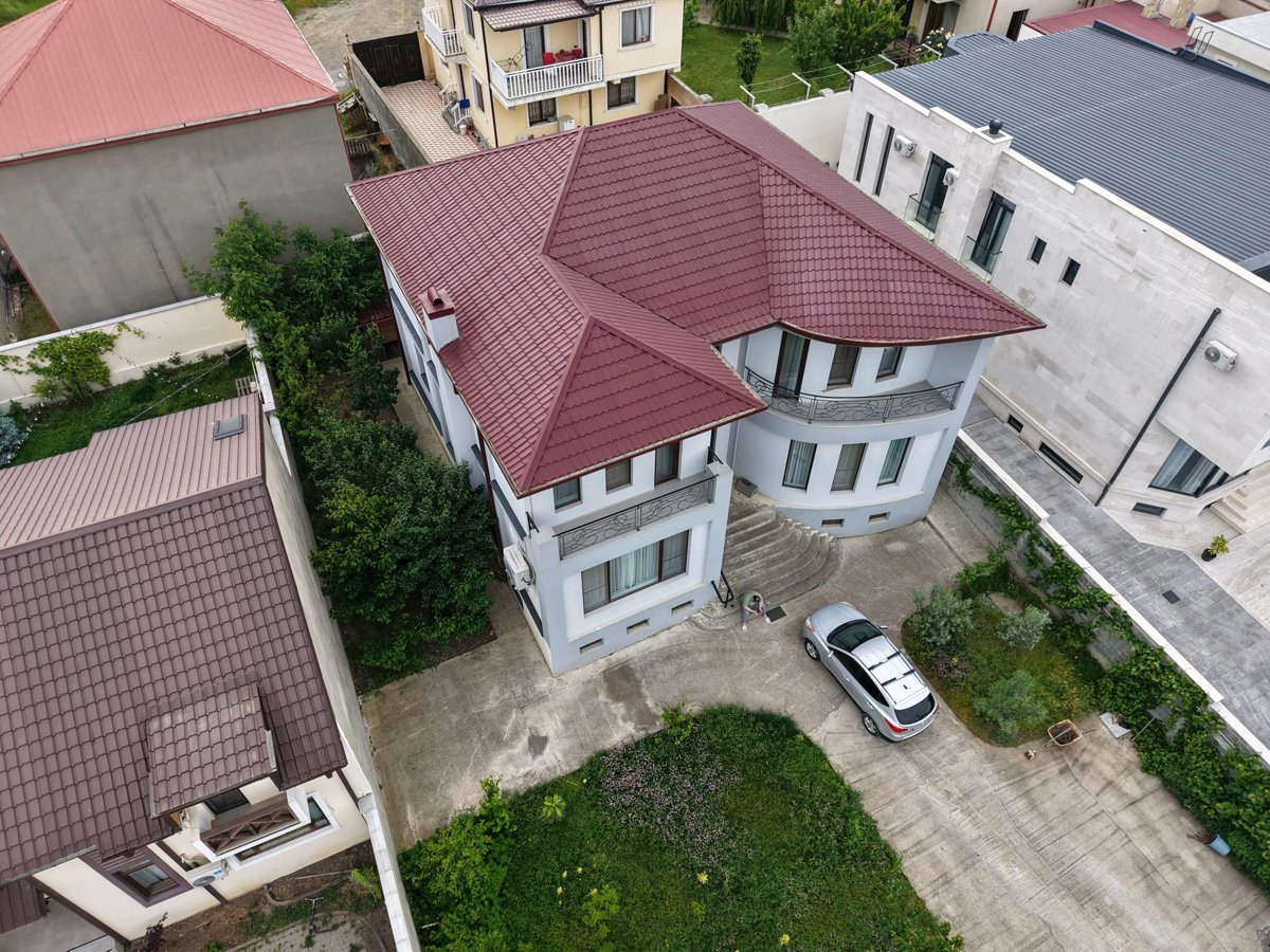 Drone 3d model of Sandro s Garage aka Motodocs საბავშვო ბაღი MiU in Vake-Saburtalo Aerial drone 3d model in T'bilisi, Mtskheta Mtianeti, GE