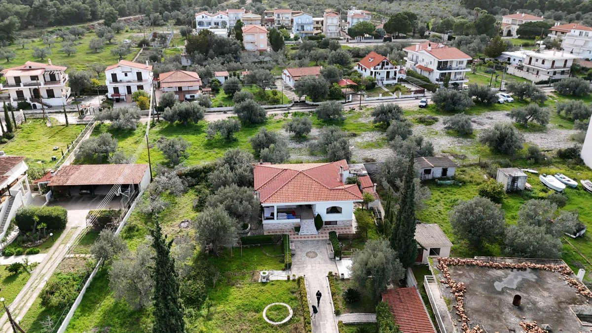 Drone 3d model of WaterFront Πάνος Πέρρας Μελισσοκόμος Μέλι Γύρη Πρόπολη Βασιλικός πολτός in bedroom apartment Aerial drone 3d model in Kato Almiri, Region, GR