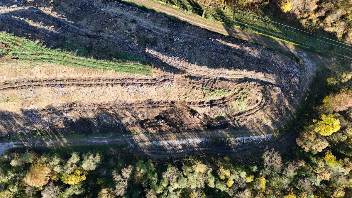 Drone 3d model of Reciklažno dvorište BUTAN PLIN D O in Zaprešić sjever Aerial drone 3d model in Zaprešić, Zagreb County, HR