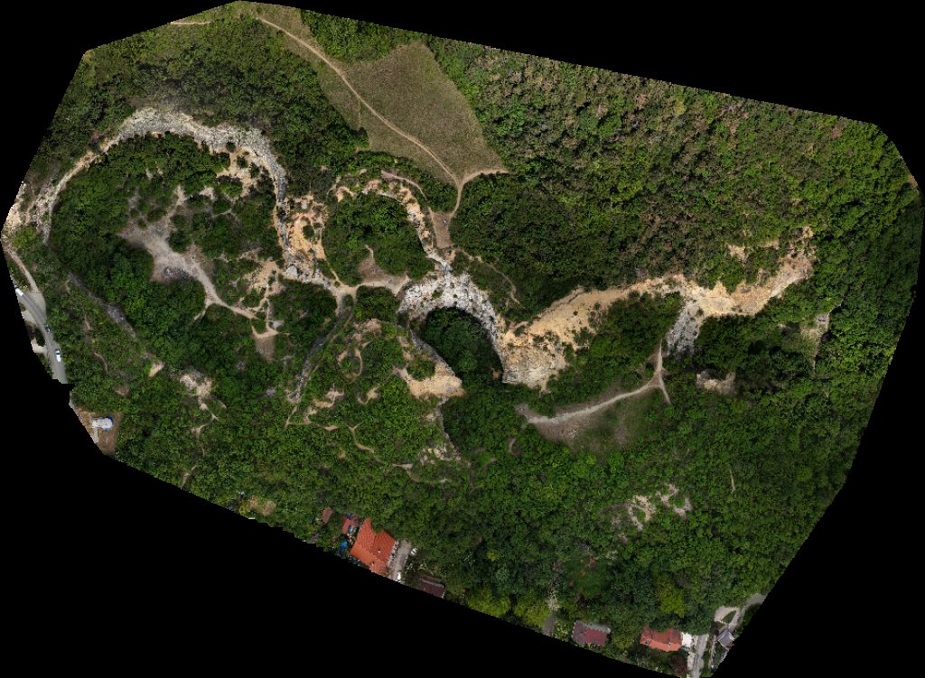 Drone map of Siklóvasút alagút Churchill viewpoint in III. kerület Aerial drone map in Budapest, Region, HU