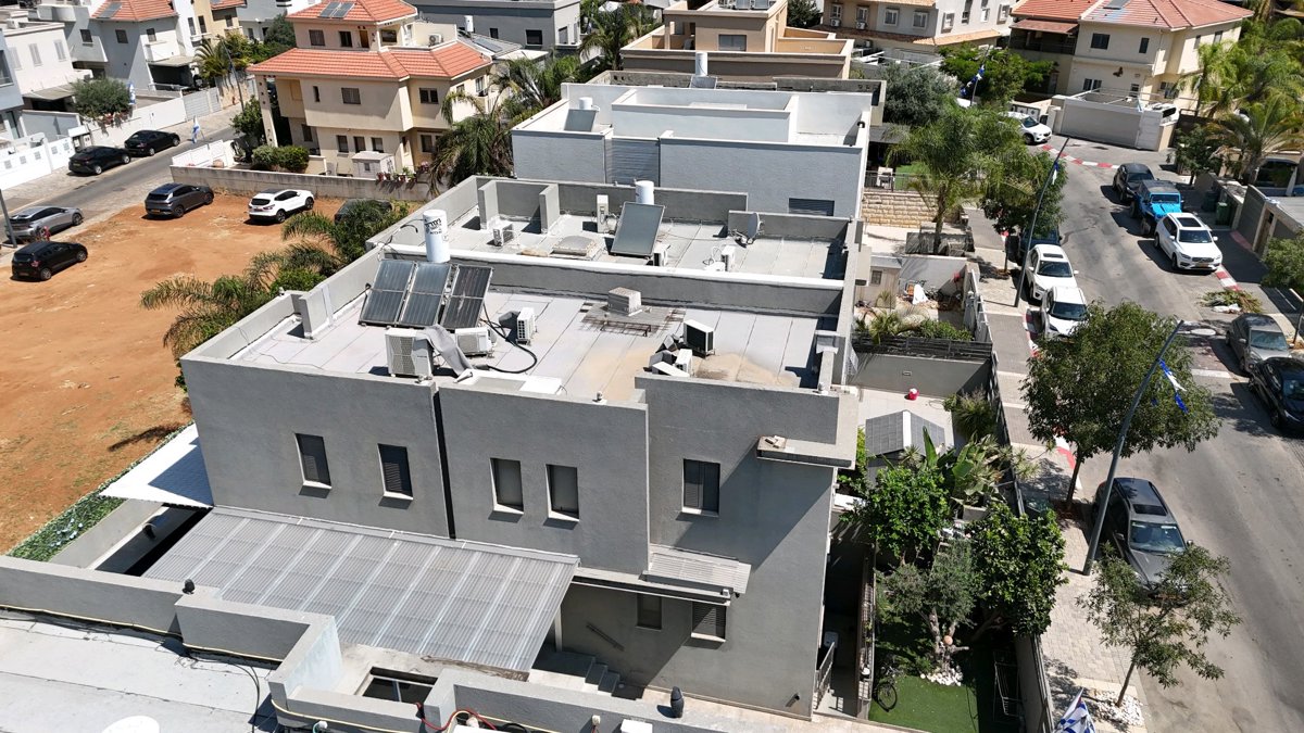 Drone 3d model of טלאור אחזקות אחזקת מבנים שירותי ניקיון למשרדים סניף בני עקיבא באר יעקב in באר יעקב Aerial drone 3d model in Be'er Ya'akov, Center District, IL