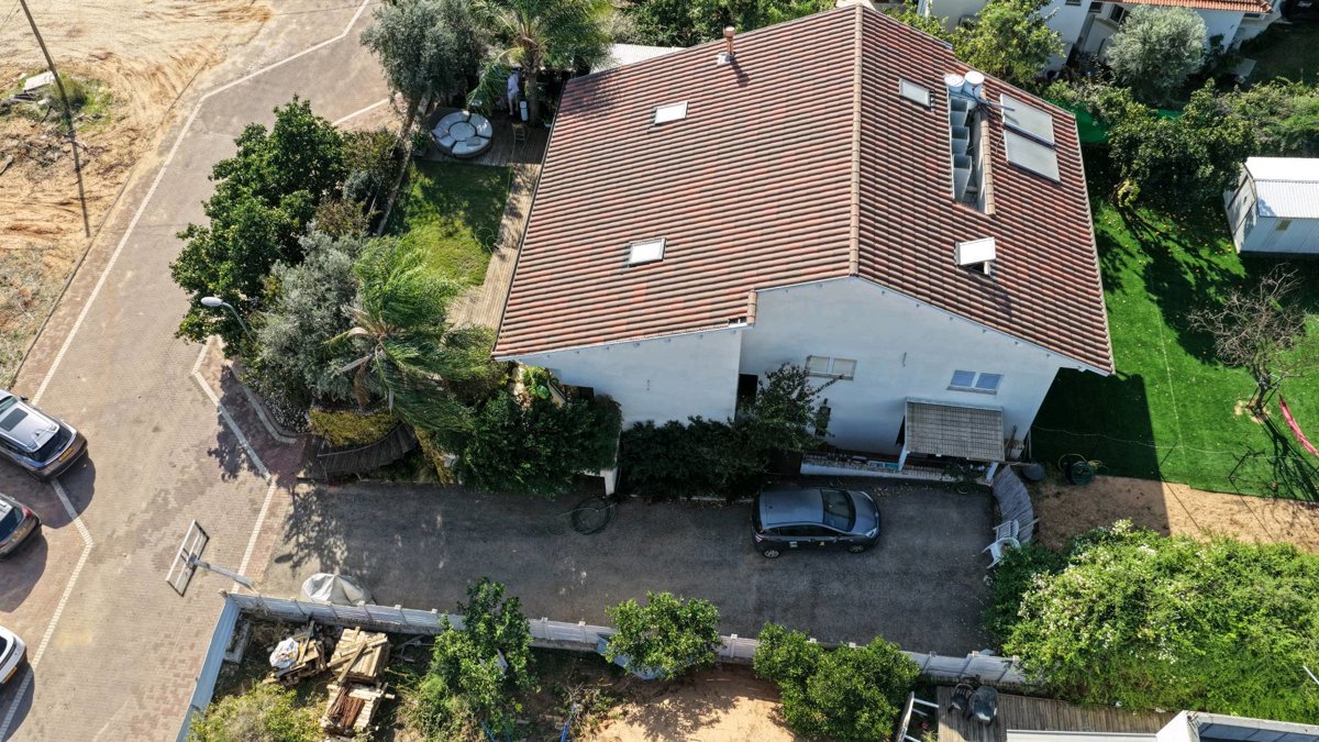 Drone 3d model of סדנת עץ למנהלים Horse and cart Aerial drone 3d model in Kadima Tzoran, Center District, IL