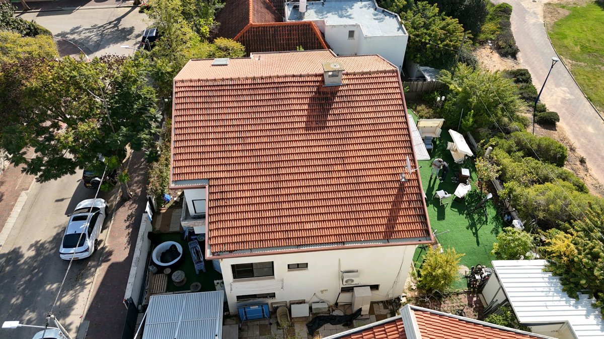 Drone 3d model of טובלי יניב ספסל נתינה in hasharon hashfela Aerial drone 3d model in Yavne, Center District, IL