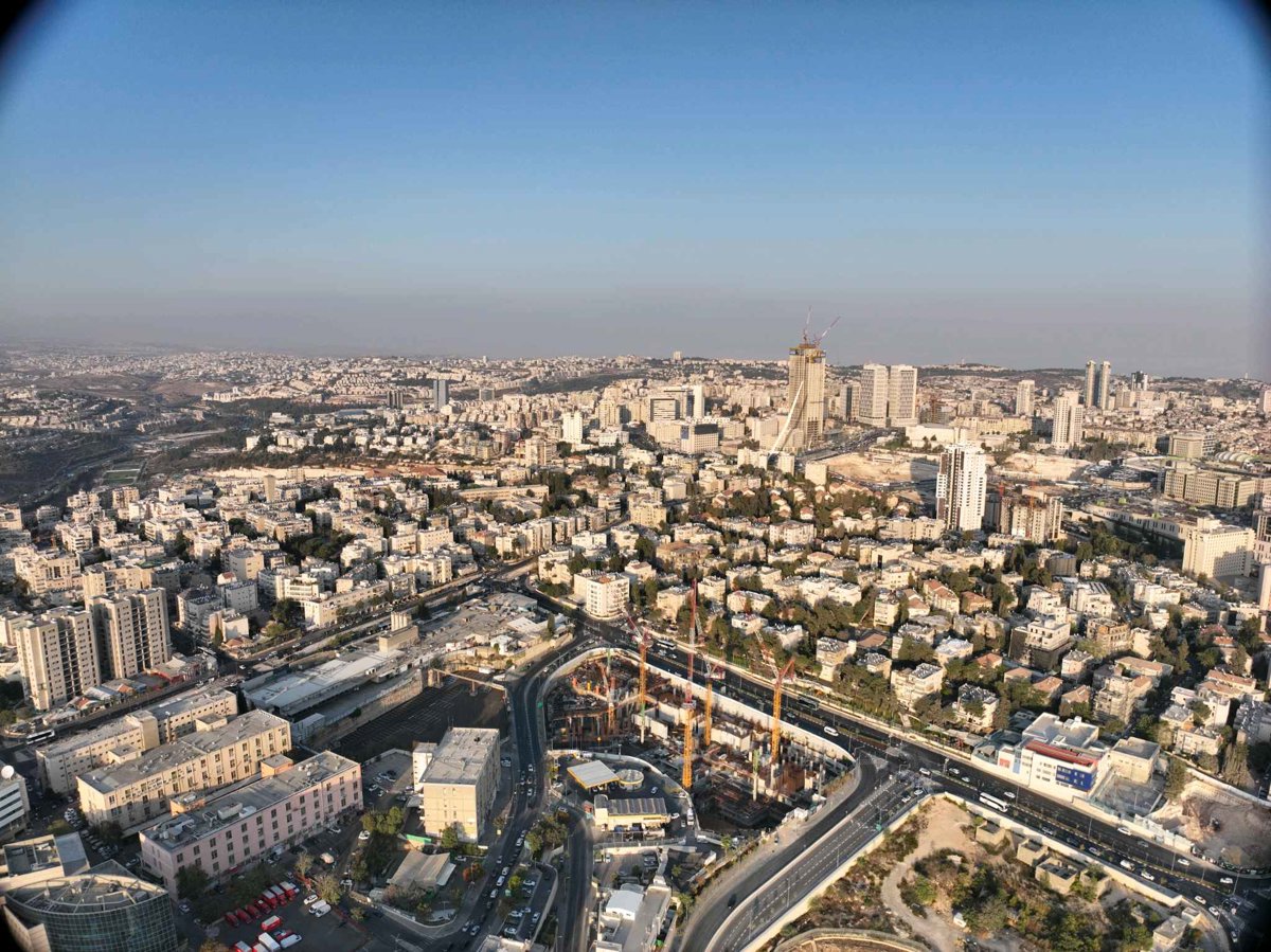 Drone 3d model of גן ילדים ומגדל דירות Betty s studio in hehalutz light rail Aerial drone 3d model in Jerusalem, Jerusalem District, IL