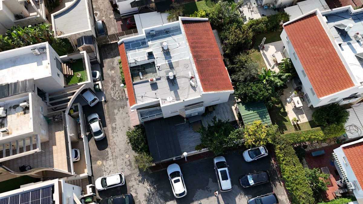 Drone 3d model of נטרו דיגיטל בנייה וקידום אתרים עוגה בצבע in זלמן שז ר Aerial drone 3d model in Nahariyya, North District, IL