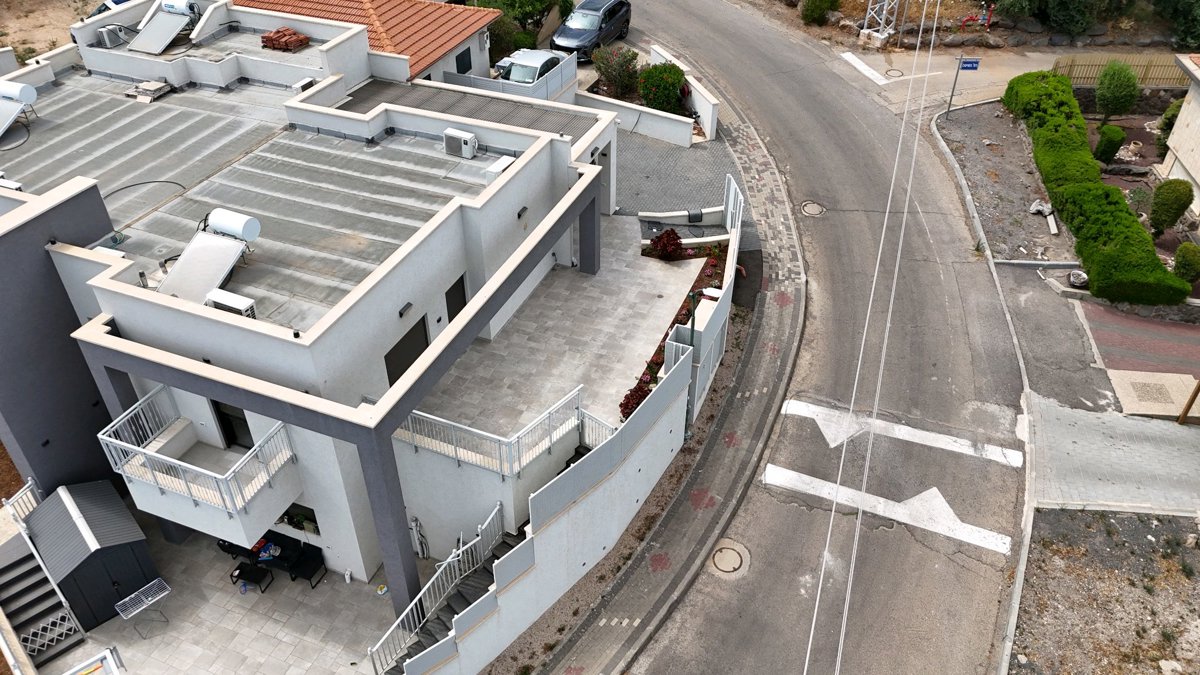 Drone 3d model of Villa Vitoria סוויטת בקתות נוף האגם Aerial drone 3d model in Poriya (Kfar Avoda), North District, IL