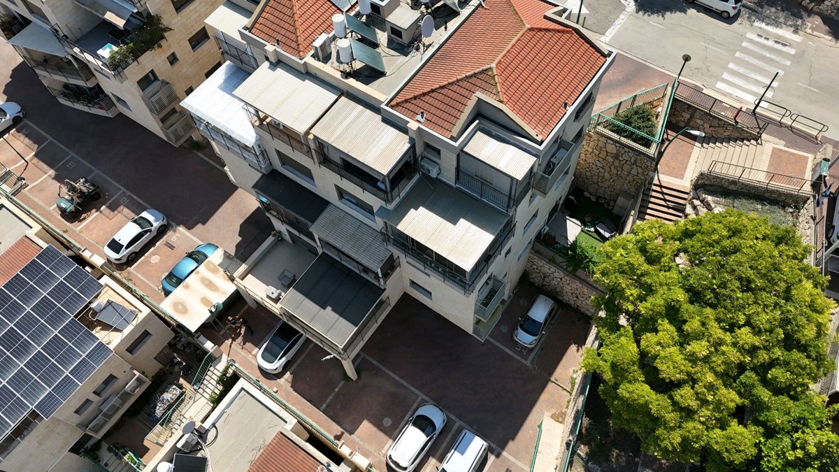 Thumbnail preview for 3D Drone Model of בי ס הדסים יוסי נקר עו ד Yossi Nakar Adv in Yokne'am Illit, North District, Israel