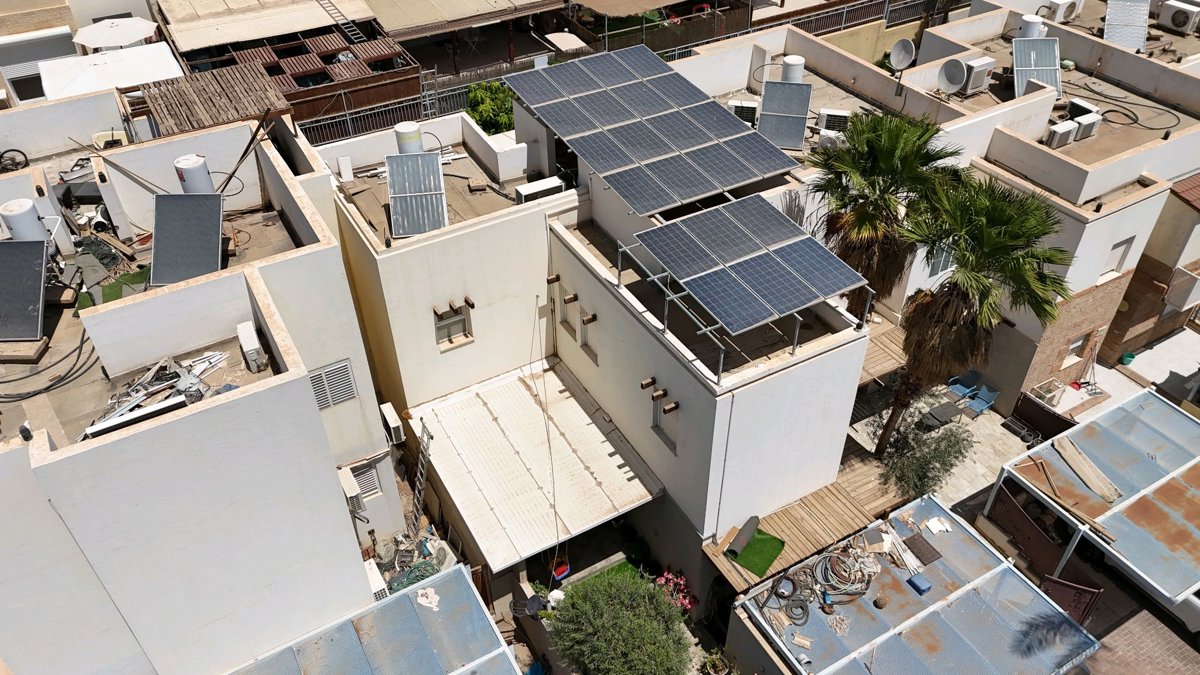 Drone 3d model of Studio Maya גיא אסולין תשמישי קדושה באילת in apartment with balcony Aerial drone 3d model in Eilat, South District, IL