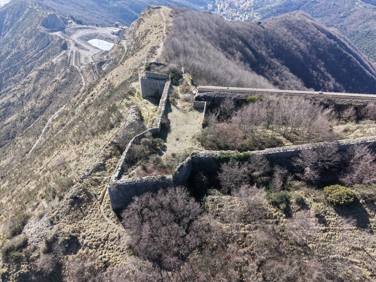 Drone 3d model of Forte Monteratti ex Torre demolita nel 1938 in serino 1 Aerial drone 3d model in Città Metropolitana di Genova, Liguria, IT