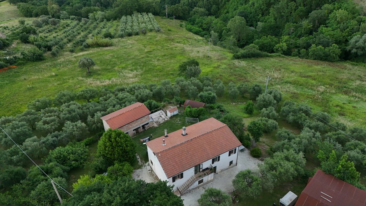 Drone 3d model of 2 or 4 person apartment CasaDaEfde Casa Da Efde Aerial drone 3d model in Province of Macerata, Marche, IT