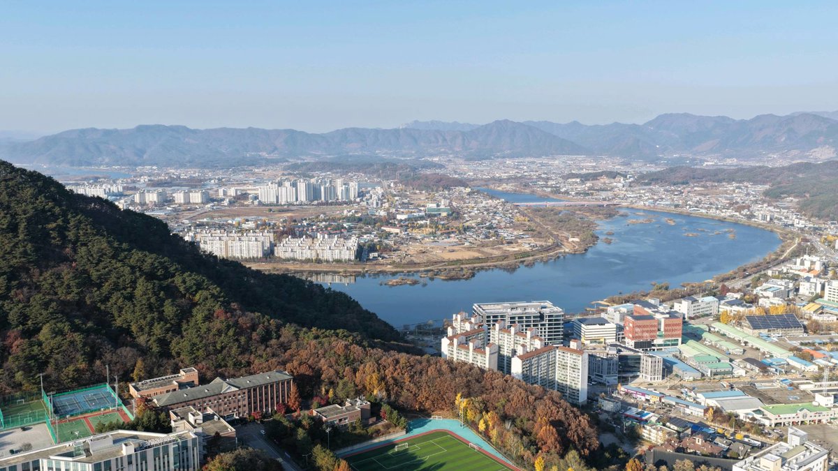 Drone 3d model of 한림대학교 캠퍼스라이프센터 김유정관 in 1 Aerial drone 3d model in Chuncheon, Gangwon Do, KR