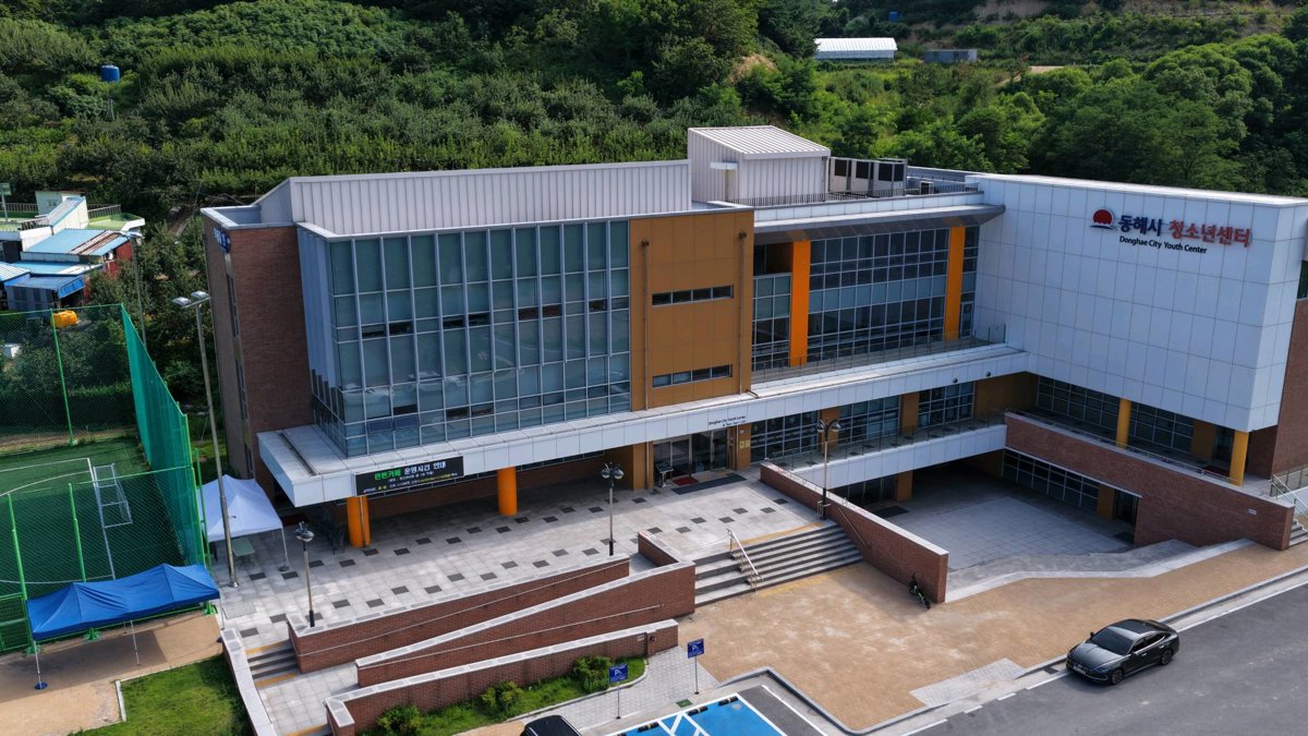 Thumbnail preview for 3D Drone Model of 동해시 청소년체육문화센터 가칭 실내게이트볼장 in Donghae Si, Gangwon-do, South Korea