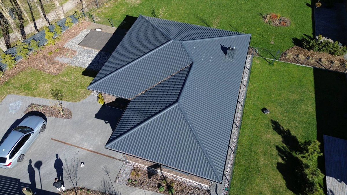 Drone 3d model of Gabi grožio studija Irida Kirpėja koloristė in gabi grožio studija Aerial drone 3d model in Akademija, Kauno Apskritis, LT