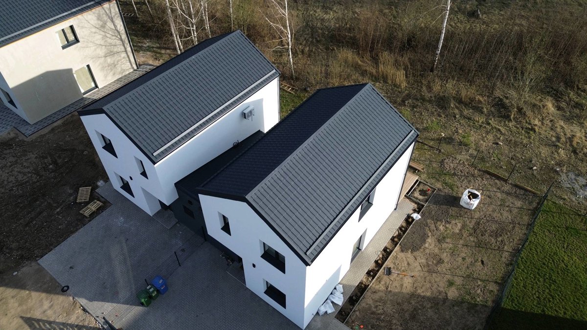 Drone 3d model of Qonago KYMA vonios in ringaudų bendruomenės centras Aerial drone 3d model in Tabariškiai, Kauno Apskritis, LT