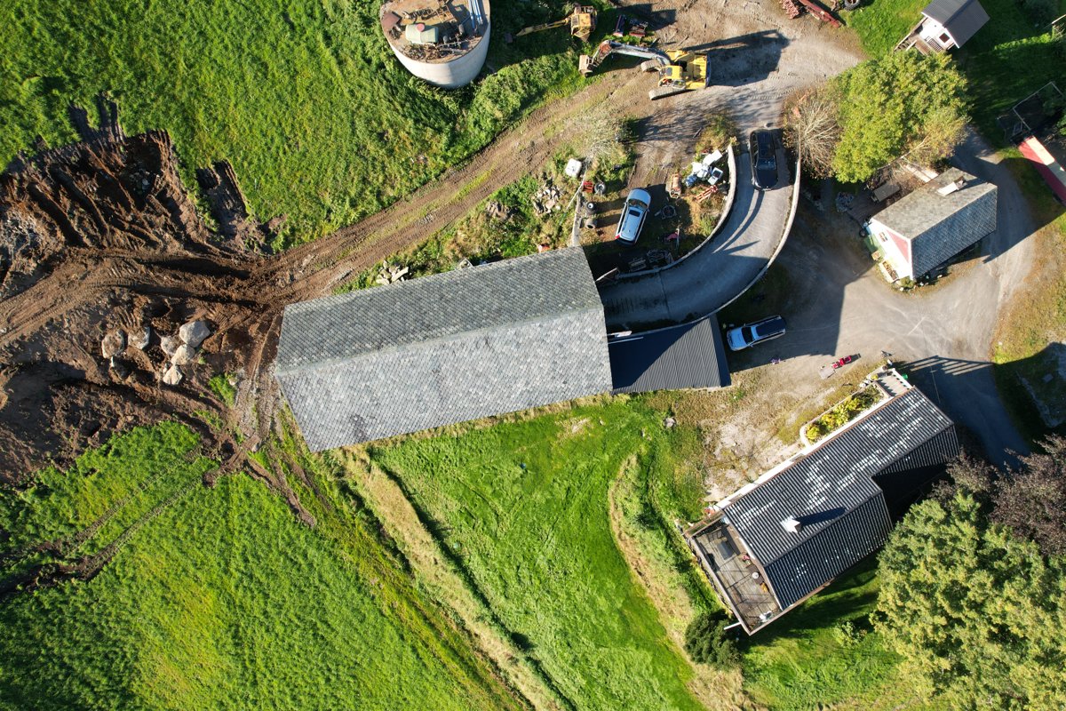Drone 3d model of Førde Rør AS Korshåjen gard og systaue in åse midtre bygstad Aerial drone 3d model in Sunnfjord, Vestland, NO