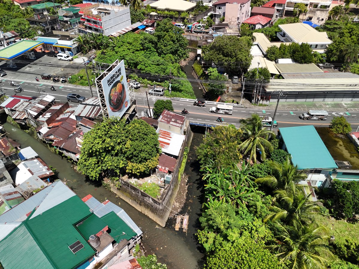 Drone 3d model of Eden Rose Cup Jun s Café and Bar in Old Albay District Aerial drone 3d model in Legazpi City, Bicol, PH