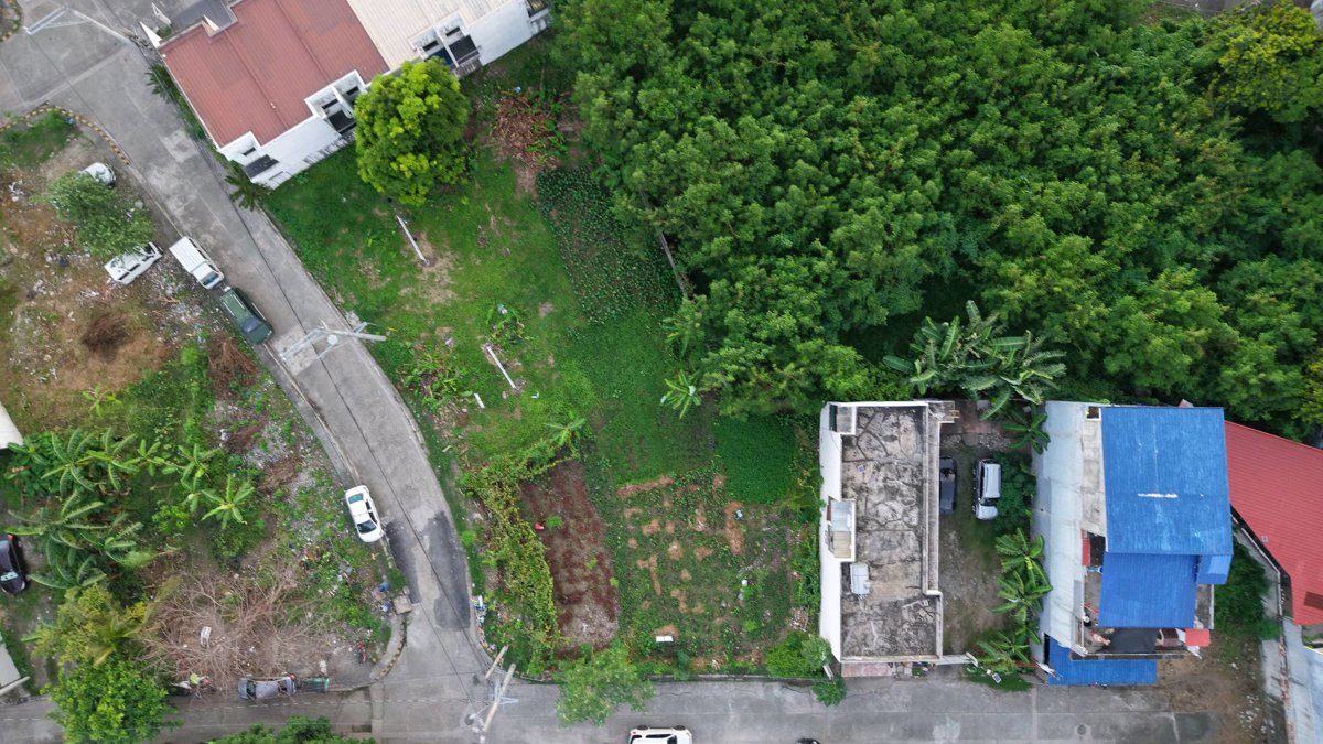 Drone 3d model of MH Briones Residences GARONG RESIDENCE Aerial drone 3d model in Parañaque, Ncr, PH