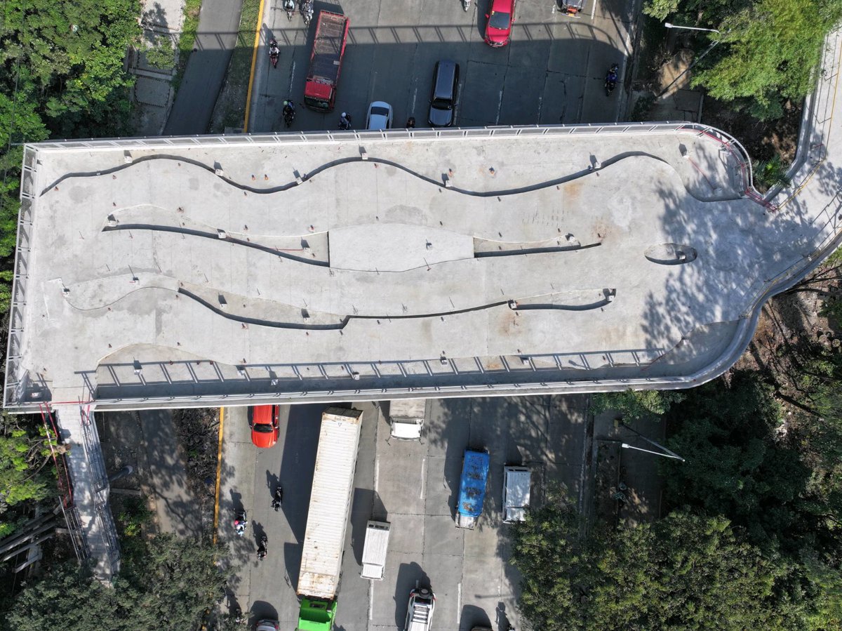 Drone 3d model of Elevated Promenade Bridge Wildlife Mini Zoo Rescue Center in Diliman Aerial drone 3d model in Quezon City, Ncr, PH