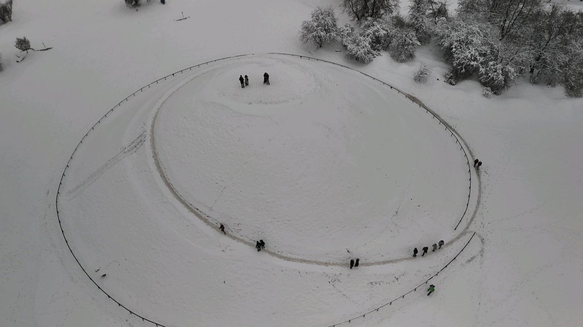 Drone 3d model of Krakus Mound Krzemionki Podgórskie in Podgórze Aerial drone 3d model in Kraków, Lesser Poland Voivodeship, PL