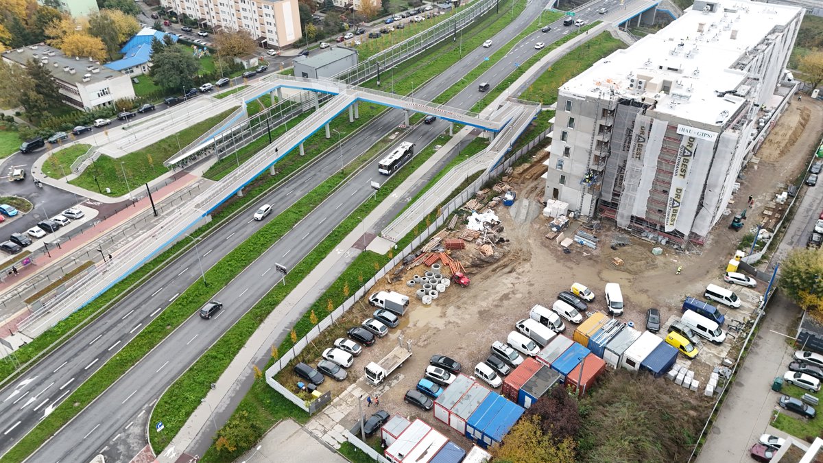 Drone 3d model of Pachońskiego P R Szkoła Podstawowa nr 79 Specjalna im J Joteyko Filia 1 in Prądnik Biały Aerial drone 3d model in Kraków, Lesser Poland Voivodeship, PL