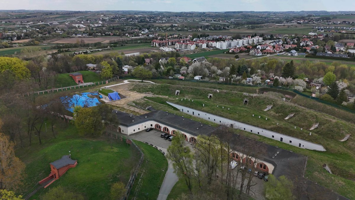 Drone 3d model of Architektów 28 in Wzgórza Krzesławickie Aerial drone 3d model in Kraków, Lesser Poland Voivodeship, PL