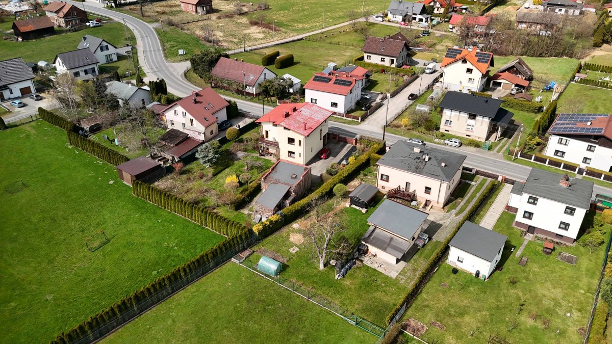Drone 3d model of Lipowska Kręta Brożysko PROFI AUTO Serwis Maj in lipowska kręta brożysko Aerial drone 3d model in Czechowice-Dziedzice, Silesian Voivodeship, PL